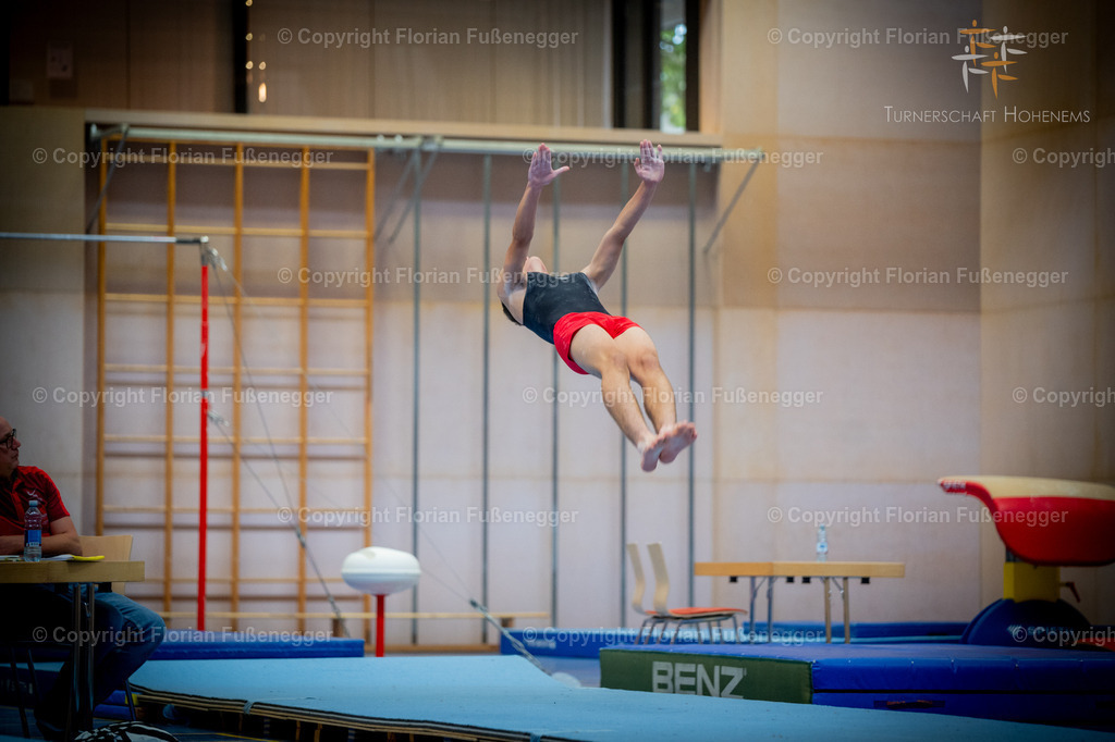 Promo-52 | "Fussifoto.com – Ihr Ansprechpartner für hochwertige Fotografie! Entdecken Sie kreative Bilder und professionelle Dienstleistungen. Kontaktieren Sie uns für Ihre Projekte!"