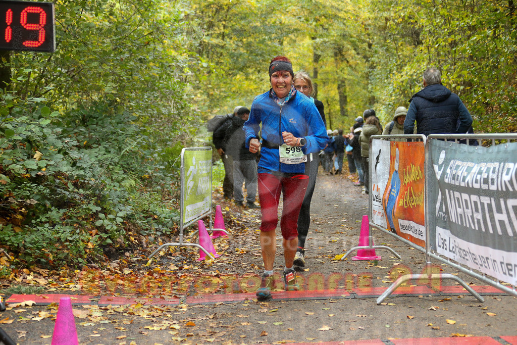 251026_1336_EX1_3727 | Sportfotografie im Rhein-Sieg Kreis, Köln, Bonn, NRW, Rheinland Pfalz, Hessen, etc. Unser Tätigkeitsfeld umfasst den Laufsport vom Volkslauf über den Marathon, Duathlon, Triathon bis zum Ultralauf wie Kölnpfad Ultra oder Schindertrail.