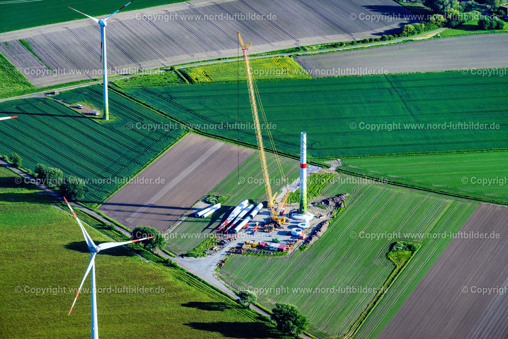 Wesselburen_Winkraftanlage_im_Bau_ELS_8811300523 | SCHüLP 30.05.2023 Baustelle zur Windrad- Turm Montage in Schülp im Bundesland Schleswig-Holstein, Deutschland. // Construction site for wind turbine installation in Schuelp in the state Schleswig-Holstein, Germany. Foto: Martin Elsen