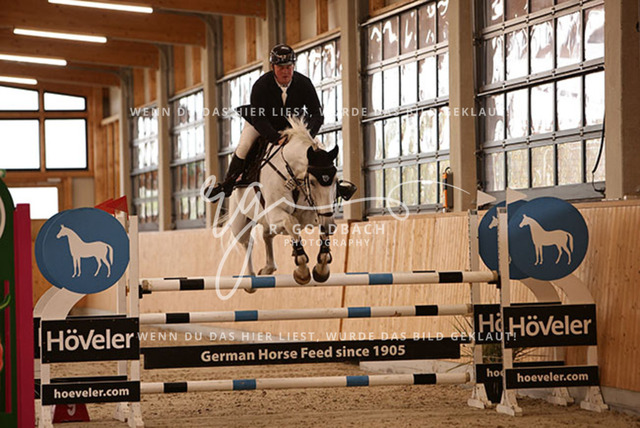 1J2A5370Christoph Maack_ Con Hedino_ Kn157_ Glantz_ Hohen Wieschendorf | Foto- und Videografie für alles rund ums Pferd. Hochwertige Bilder und Videos vom Spring- und Dressurreiten, Voltigieren & mehr. Jetzt aktuelle Veranstaltungen und Preise im Shop ansehen. - Realisiert mit Pictrs.com