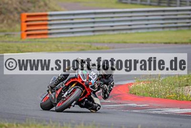 spof8423 | Professionelle Fotos von Sportveranstaltungen, aber auch Hochzeiten und anderen Events. - Realisiert mit Pictrs.com