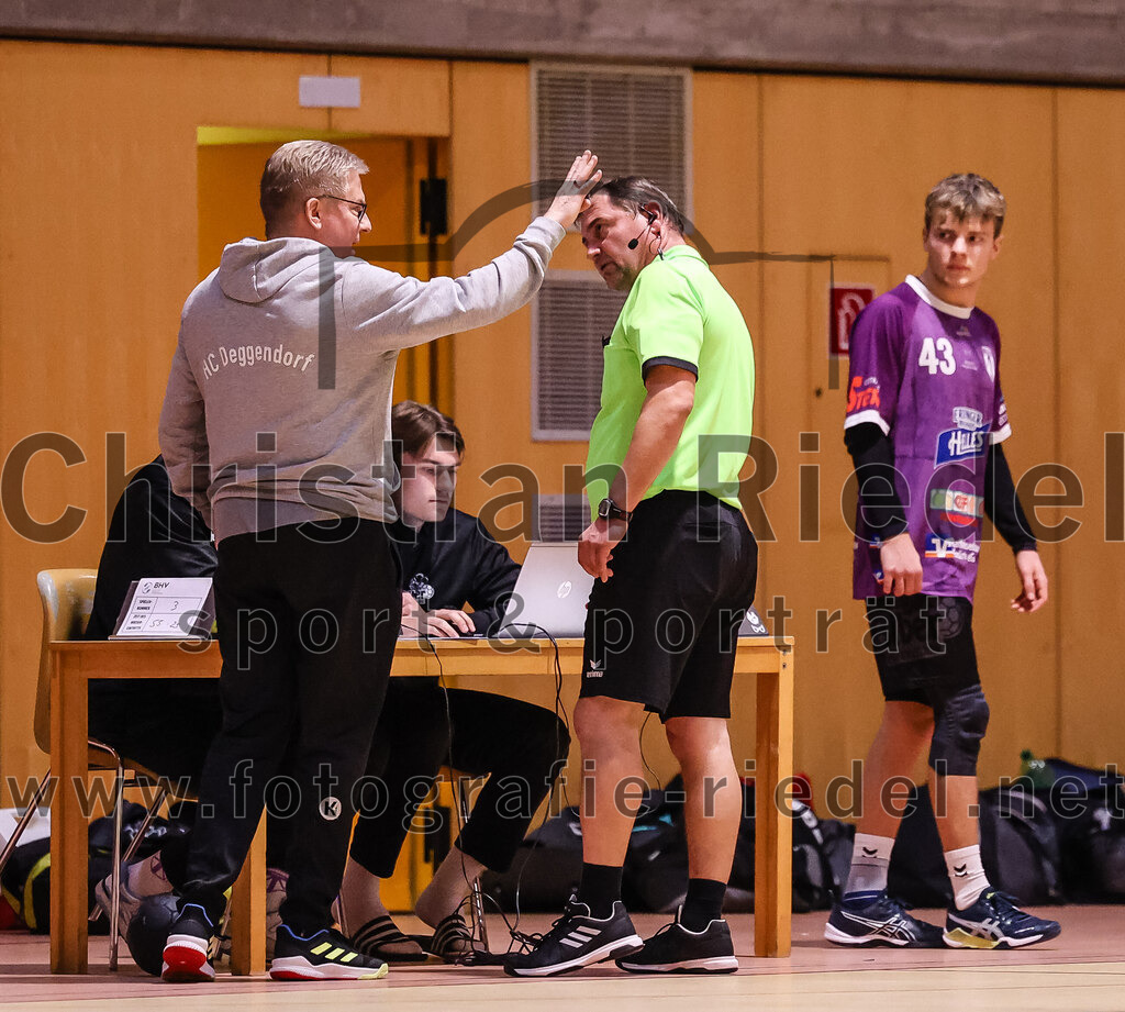 2024-11-09_070_SpVgg_Altenerding_II_gegen_HC_Deggendorf | Erding, Deutschland, 09.11.2024:Handball, Bezirksliga Männer Ost 2024 / 2025, 4. Spieltag, SpVgg Altenerding II gegen HC Deggendorf, Endergebnis: 25:24Foto: Christian Riedel / fotografie-riedel.net