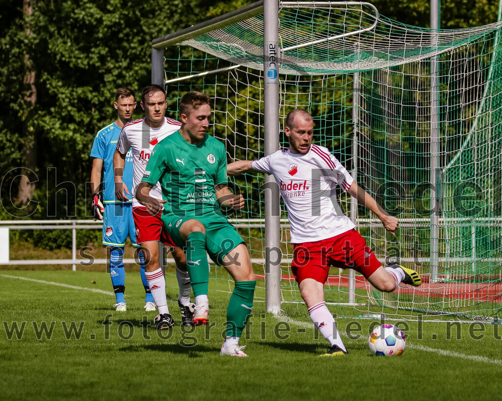 2023-08-26_007_TSV_Ebersberg_gegen_TSV_Oberpframmern | Ebersberg, Deutschland, 26.08.2023:
Fußball, Kreisliga 2023 / 2024, 2. Spieltag, TSV 1877 Ebersberg gegen TSV Oberpframmern, Endergebnis: 5:1

Thomas Grünwald (TSV 1877 Ebersberg, #3) Florian Lechner (TSV Oberpframmern, #6)

Foto: Christian Riedel / fotografie-riedel.net