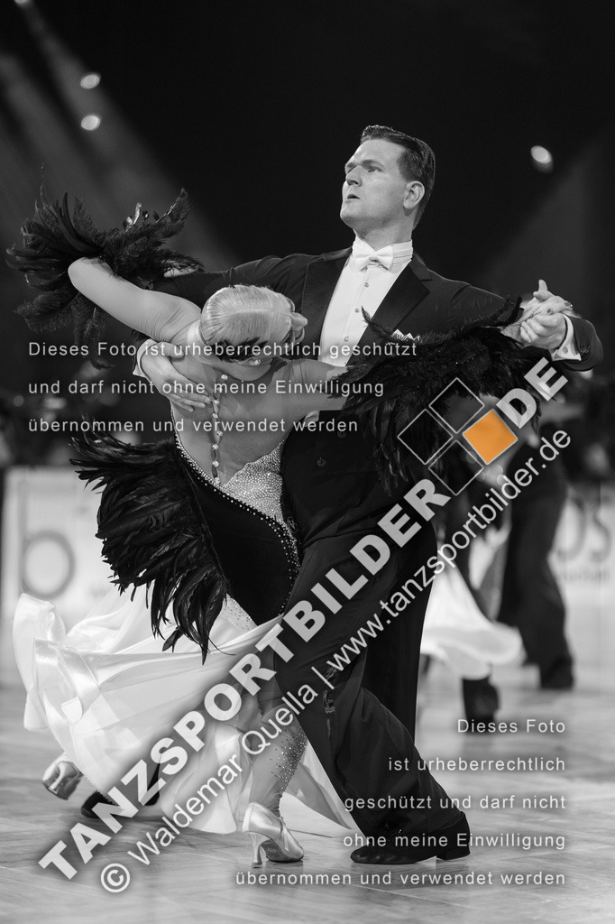 20251206-04776 | Hier finden Sie Tanz Bilder vom Latein und Standard Formationen tanzen. Sportbilder vom Tanzsport. Schöne Fotos und von Weltmeisterschaft, Europameisterschaft, Bundesliga, Regionalliga, Oberliga und Landesliga sowie von GOC Stuttgart, DanceComp, WM Bremen