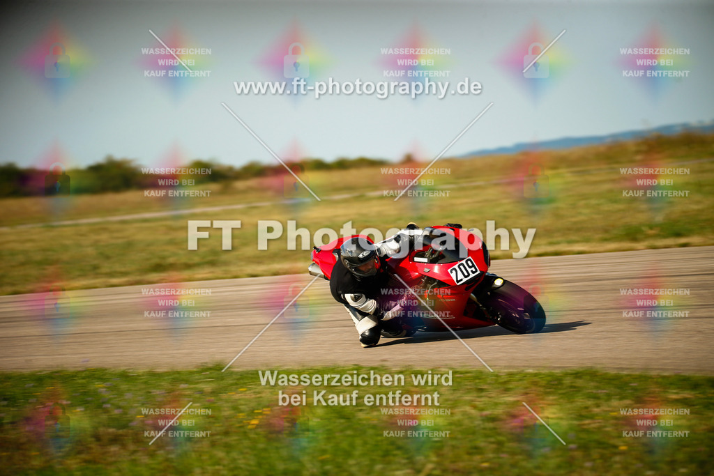 _MOT5854 | Hier findet Ihr Bilder von Touristenfahrten auf der Nürburgring Nordschleife oder von anderen Veranstaltungen die ich besucht habe. Viel Spass beim Durch Schauen 