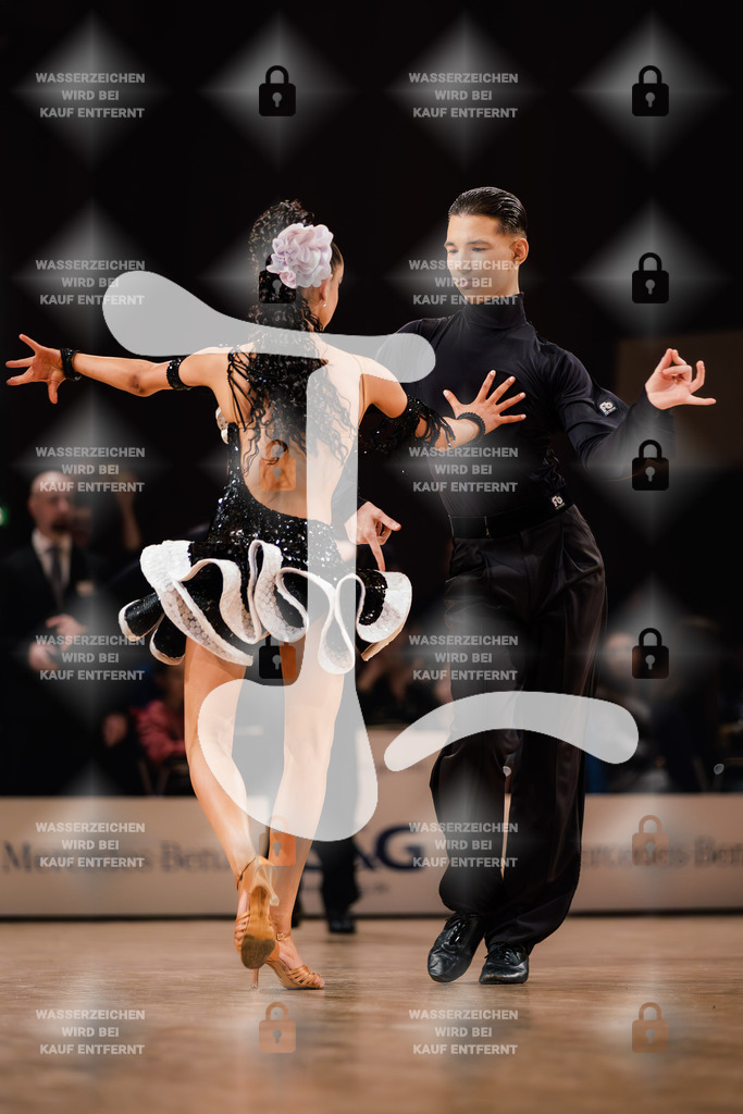 Goldstadtpokal 2025 - WDSF Open Latin Youth 11th (87) Krzysztof Kotas _ Madeleine Bouvier (France)-2025-01-25-6760 | Webshop for digital downloads and prints of dance sport, event & show photographer Julian Link - Realisiert mit Pictrs.com