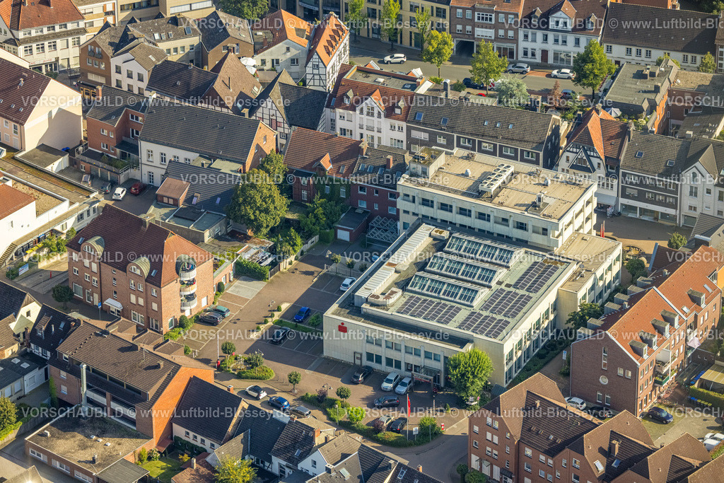 Beckum230804425 | Luftbild, Sparkasse Gebäude, Beckum, Münsterland, Nordrhein-Westfalen, Deutschland