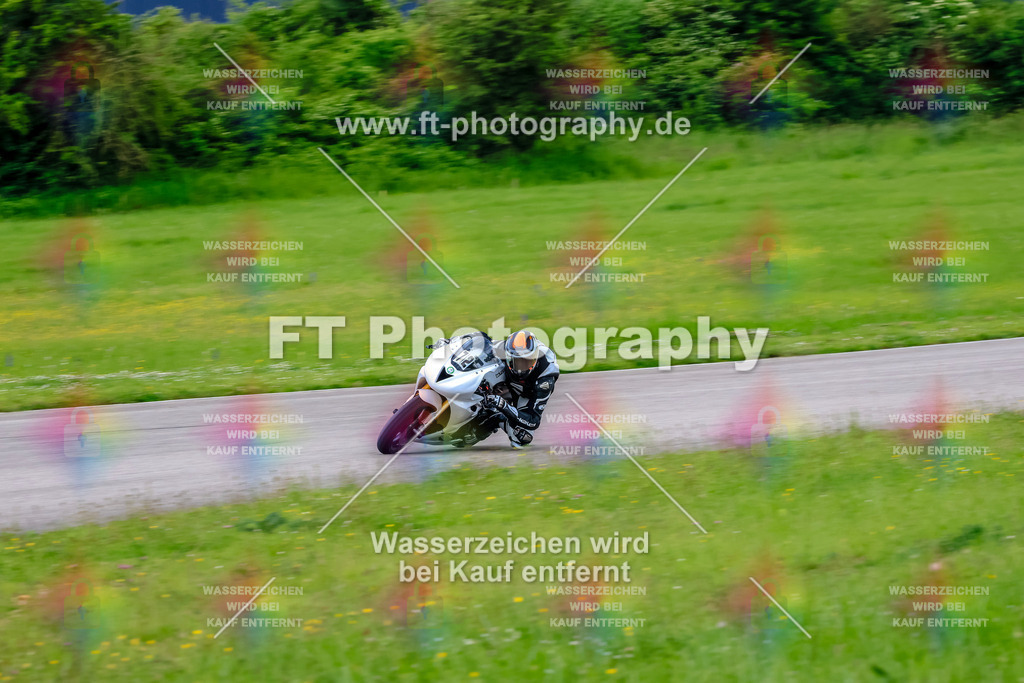 MotoTeam-3637 | Hier findet Ihr Bilder von Touristenfahrten auf der Nürburgring Nordschleife oder von anderen Veranstaltungen die ich besucht habe. Viel Spass beim Durch Schauen 