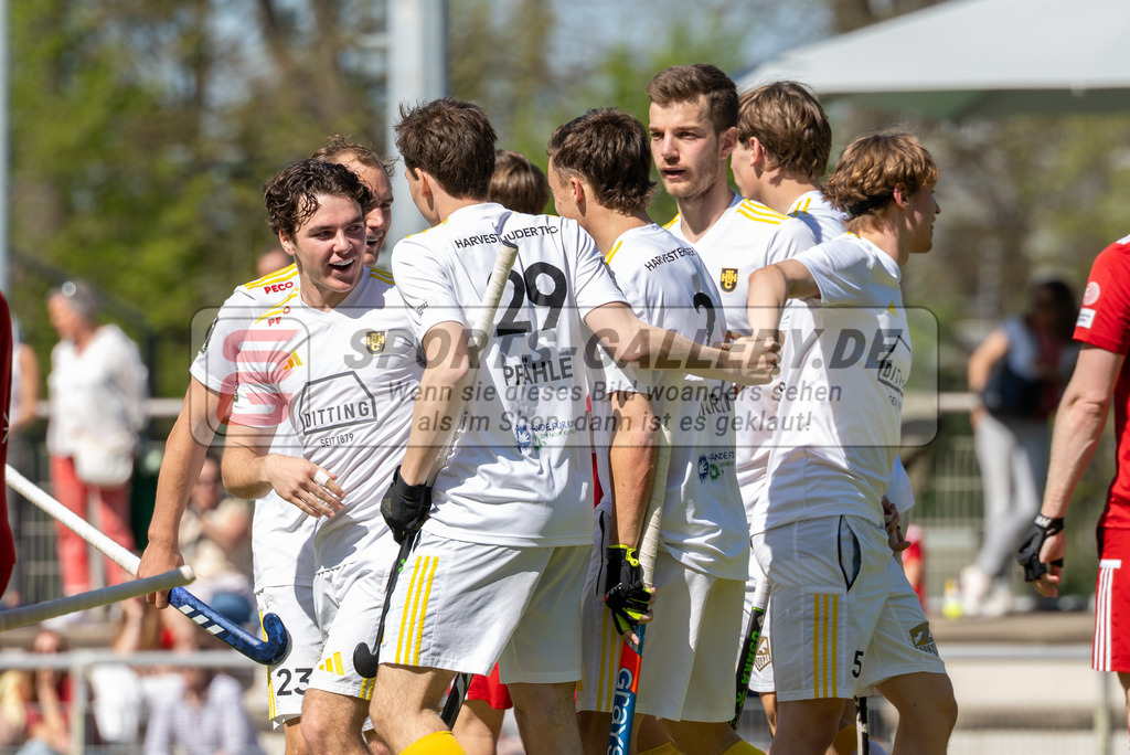 SFE_20250412_0071 | Köln, Deutschland, 12.04.2025:  Hockey 1. Bundesliga Herren Rot-Weiss Köln - Harvestehuder THC im KTHC Stadion Rot-Weiss Köln Tennis and Hockey Club am 12.04.2025 in Köln, Deutschland. (Foto von Stephan Fehrmann)Köln, Germany, 12.04.2025: Hockey 1. Bundesliga Herren Rot-Weiss Köln - Harvestehuder THC in KTHC Stadion Rot-Weiss Köln Tennis and Hockey Club at 12.04.2025 in Köln, Deutschland. (Foto from Stephan Fehrmann)