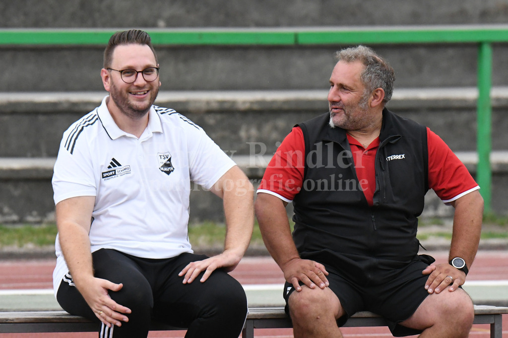 SpVgg GW Deggendorf : TSV Mauth | Co-Trainer Sebastian Gibis und Trainer Christian Pauli (TSV Mauth) - Realisiert mit Pictrs.com