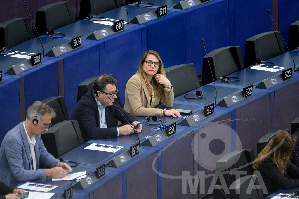 _DWI0264 | Margarita DE LA PISA CARRIÓN (517, ECR); Rob ROOKEN (518, ECR); Jean-Lin LACAPELLE (520, ID), Virginie JORON (521).Das Europäische Parlament in Straßburg, 22.04.2024
 - Realisiert mit Pictrs.com