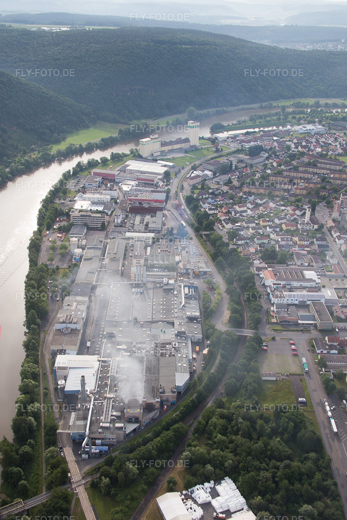 Luftbild: Industriegebiet an den Fluß- Uferbereichen des Main im Ortsteil Bestenheid in Wertheim im Bundesland Baden-Württemberg in Deutschland. Foto: IMG_089705.jpg vom 11.06.2016 durch Werner Riehm/FLY-FOTO.de