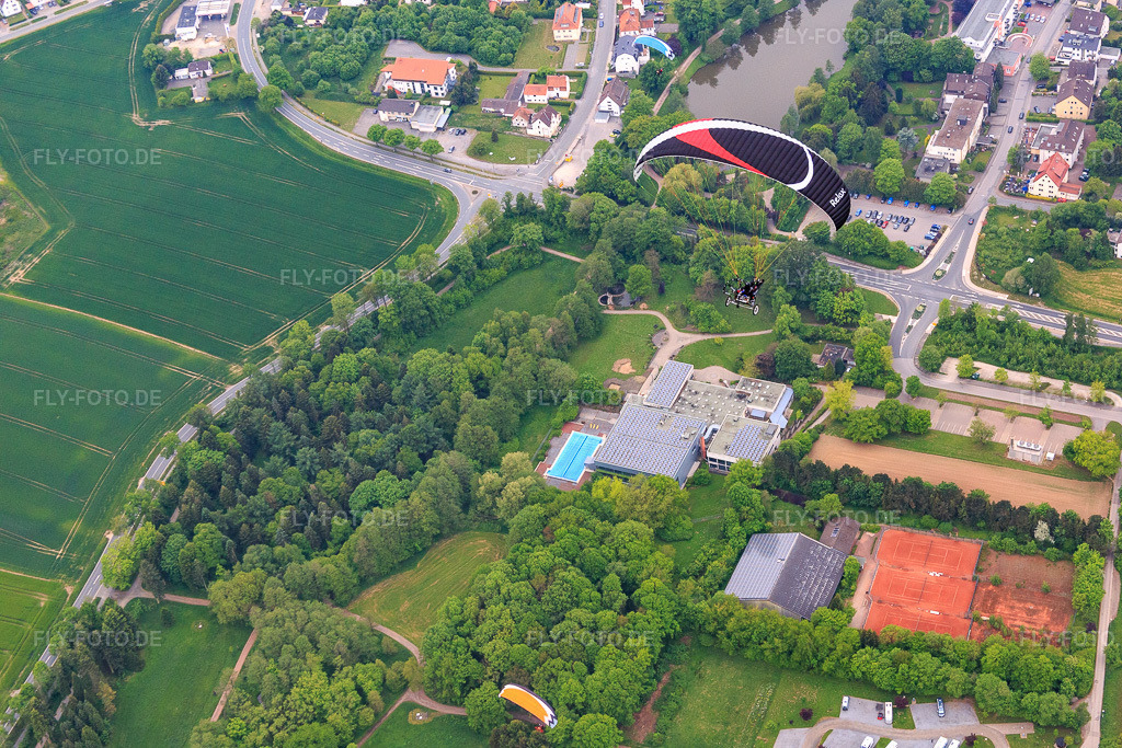Luftbild: Tennisclub Grün-Weiß Bad Meinberg e.V. im Ortsteil Bad Meinberg in Horn-Bad im Bundesland Nordrhein-Westfalen in Deutschland. Foto: IMG_079297.jpg vom 23.05.2015 durch Werner Riehm/FLY-FOTO.deTC Grün-Weiß Bad Meinberg - Tennis unter der Lippischen Rose seit 1975