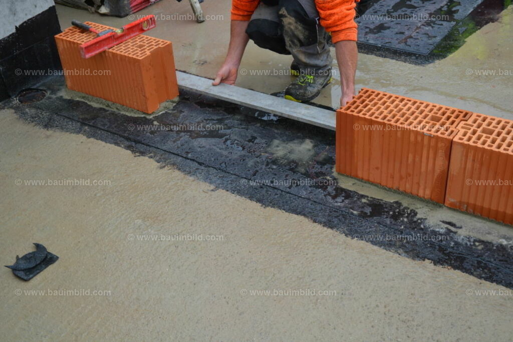bib-lg07-mauerarbeiten-0010 | Nach LV-Leistungsgruppen sortierte Detailfotos über den Bau eines Hauses. Alle Hausbau-Bilder direkt vom Urheber und Autor der Website Haus-Selber-Bauen.com
