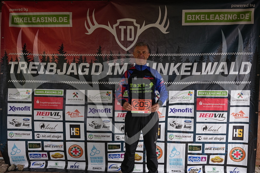 A1_09347 | Fotogalerie der Treibjagd im Dunkelwald - Dein MTB Etappenrennen im Erzgebirge - Realisiert mit Pictrs.com