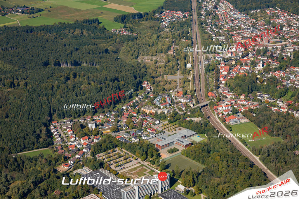 Aktuelles Luftbild von Moosacher-Str Kirchseeon Kauf mit Lizenz / Bildrechten möglich- Die Luftaufnahme wurde 2021 mittels UL-Flugzeug erstellt ( keine Drohne ) - hochauflösende Kamera-Systeme von  Canon -Beste Qualität - Für grossformatige Ausdrucke geeignet. Die Geschenkidee !