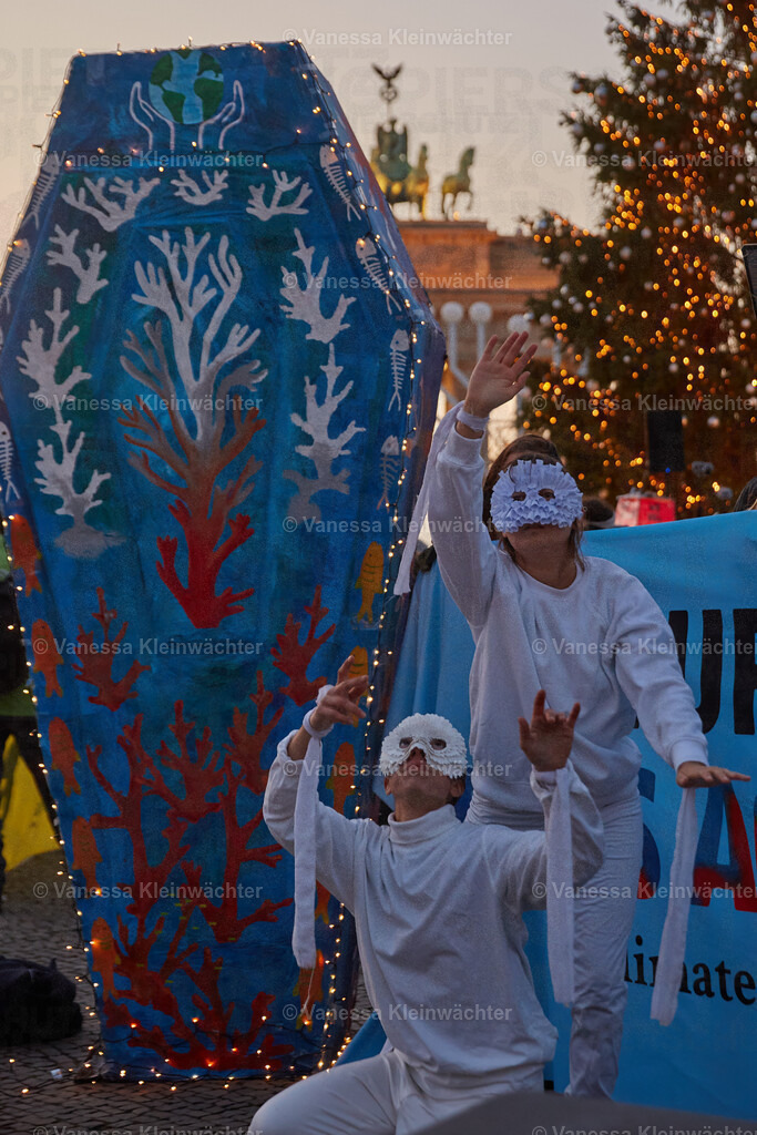 251212_10JahreParisFFF_16 | Vanessa Kleinwächter - Realisiert mit Pictrs.com
