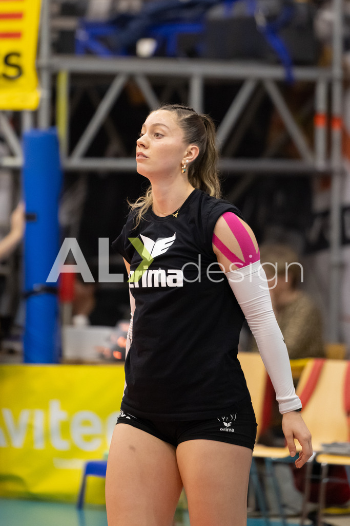 Volleyball I Frauen I Saison 2025-2026 I Volleyball NLA | Women I  Playoffs Finals 1/5 I viteos NUC - VC Kanti Schaffhausen I 06.04.2026 | 17 Leana Zuvic (CH) (VC Kanti Schaffhausen) - Aussen - Realisiert mit Pictrs.com