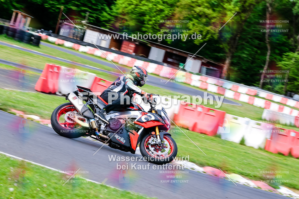 MotoTeamVBK-20091 | Hier findet Ihr Bilder von Touristenfahrten auf der Nürburgring Nordschleife oder von anderen Veranstaltungen die ich besucht habe. Viel Spass beim Durch Schauen 