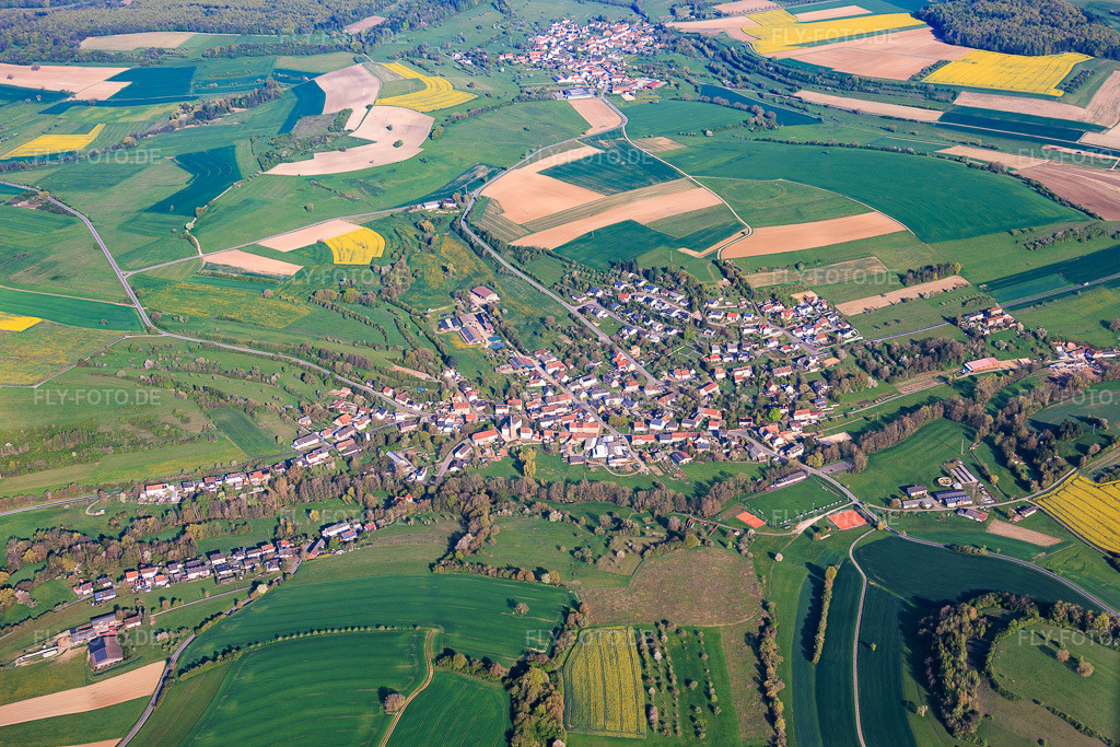 Luftbild: Ortsansicht von Südosten im Ortsteil Altheim in Blieskastel im Bundesland Saarland in Deutschland.Foto: IMG_154871.jpg vom 18.04.2026 durch Werner Riehm/FLY-FOTO.deAuflösung des Originals: 5234 x 3492 px