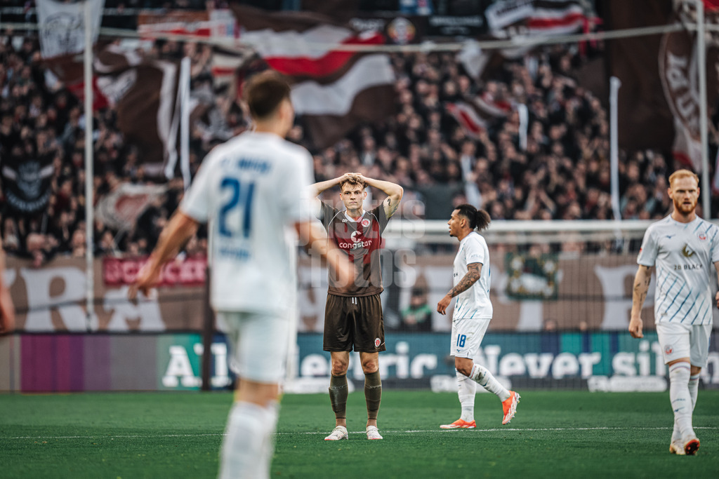 Fußball | Männer | Saison 2023/2024 | 2. Fußball-Bundesliga | 31. Spieltag | FC St. Pauli vs. FC Hansa Rostock | 26.04.2024 | sportfotografie mit justus stegemann