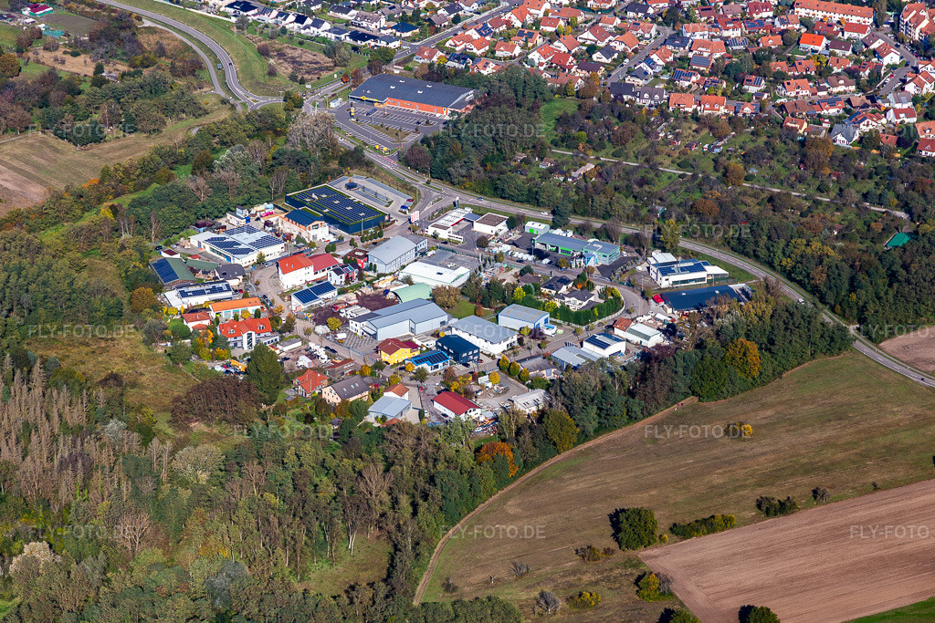 Luftbild: Gewerbegebiet Mittelwegring in Jockgrim im Bundesland Rheinland-Pfalz in Deutschland. Foto: IMG_130037.jpg vom 24.10.2021 durch Werner Riehm/FLY-FOTO.de