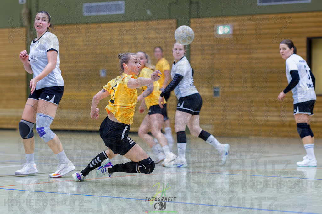 Frauen Oberliga Mitte (HHV); HSG Eibelshausen/Ewersbach - HSG Linden | Frauen Oberliga Mitte (HHV); HSG Eibelshausen/Ewersbach - HSG Linden am 15.11.2025 in Eibelshausen (Holderberghalle)Photo © 2025 - Jörg Heinrich - Realisiert mit Pictrs.com