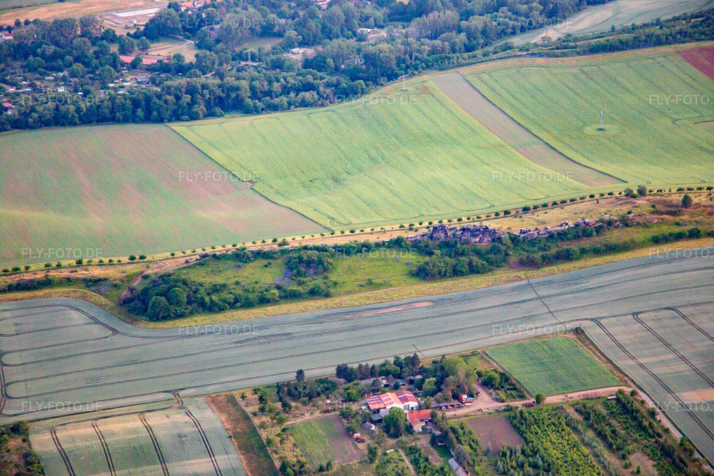 Luftbild: Teufelsmauer Mittelsteine von Norden im Ortsteil Weddersleben in Thale im Bundesland Sachsen-Anhalt in Deutschland. Foto: IMG_136632.jpg vom 17.06.2023 durch Werner Riehm/FLY-FOTO.de