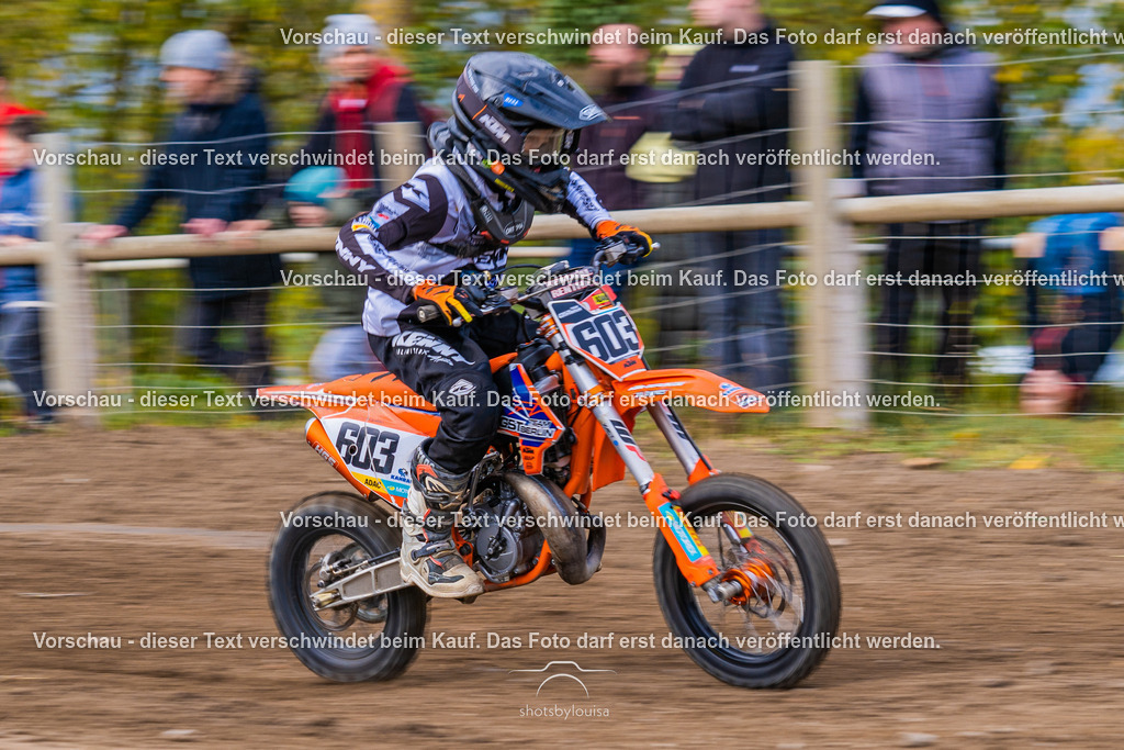 10_25_MCBernauerSchleife-6985 | Sportfotografin aus Berlin-Brandenburg mit Fokus auf Motocross. Ich halte deine sportliche Leistung und echte Emotionen auf und neben der Strecke professionell fest. Entdecke die Fotos von deinem Rennen und bestelle sie direkt hier im Shop.