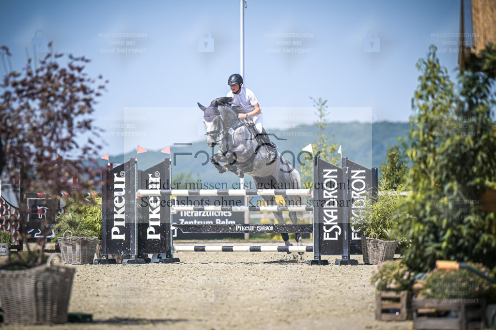 DOS_3996 | Entdecke hochwertige Reitturnierfotos von Foto Oger. Professionell, emotional und authentisch – jetzt Lieblingsmomente im Shop bestellen. - Realisiert mit Pictrs.com