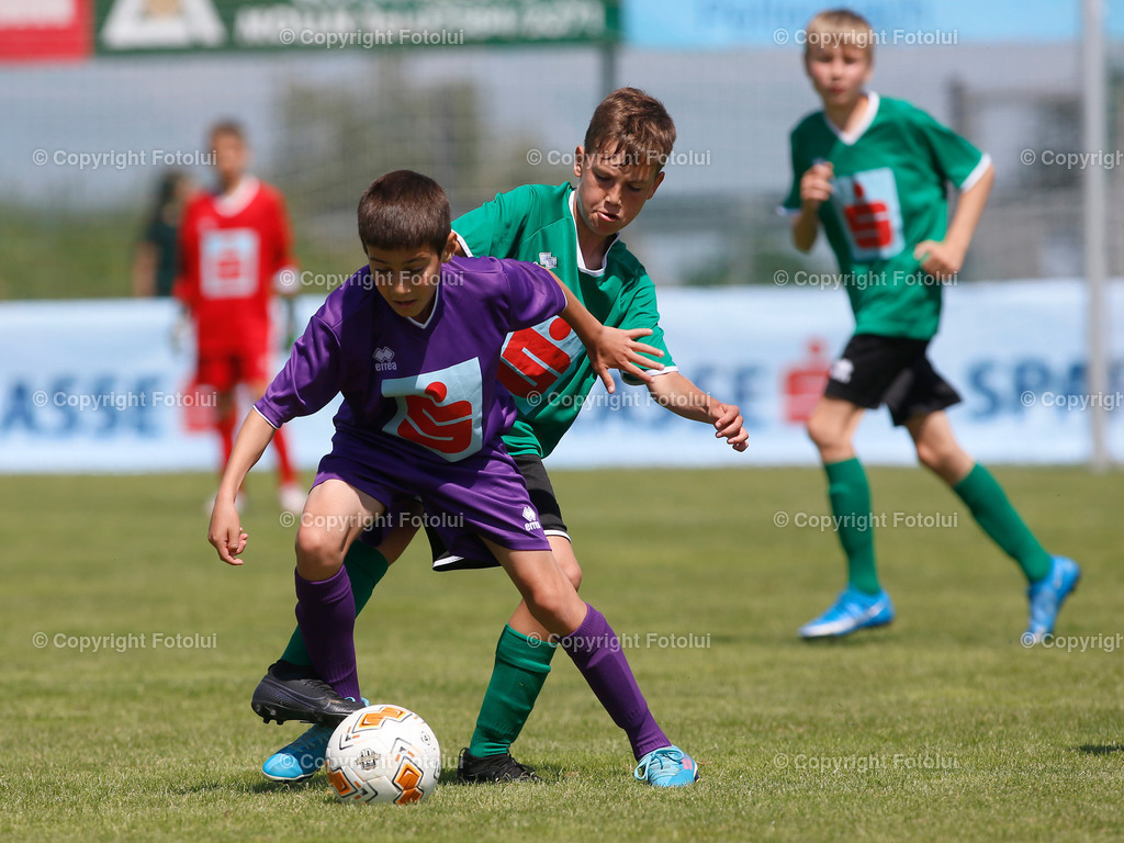 A_LUI_010622_09 | SPORT,FUSSBALL,SPARKASSE SCHUELERLIGA LANDESFINALE 2022 PETTENBACH 01.06.2022 IM BILD: (LINZ VIOLETT) UND (RIED GRUEN) FOTO.FOTOLUI