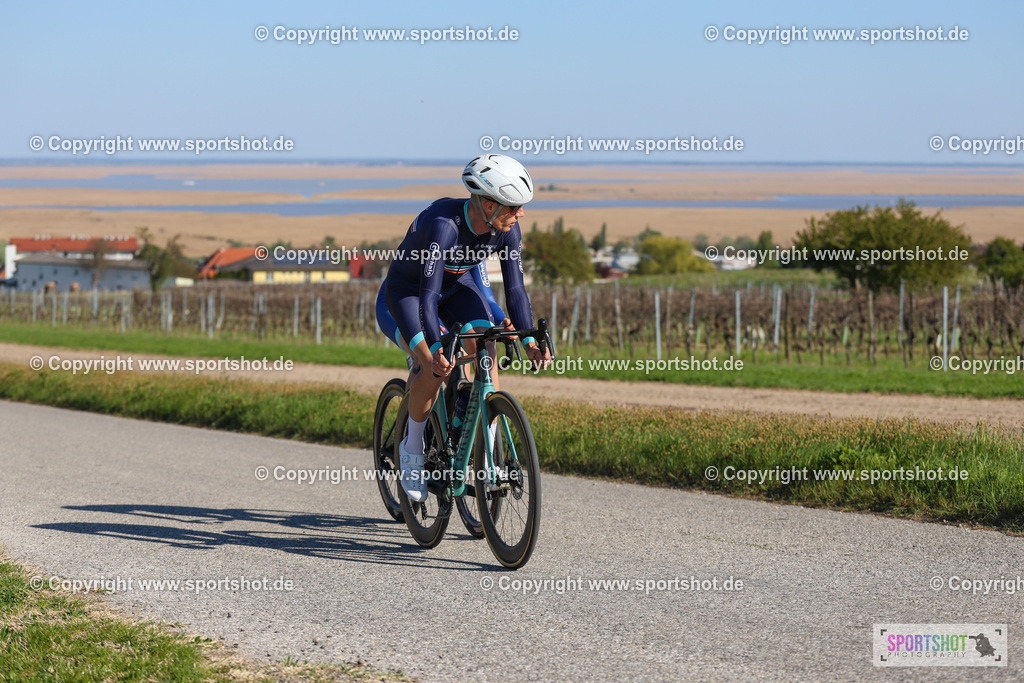 IMG_0153 | @sportshot_your_pictrs #yourpictures#roadtowm2029 #nrm #neusiedlerseeradmarathon #neusiedlersee #neusiedlerseetourismus #burgenland #mörbisch #nrm26 #burgenlandtourismus #voglundco #poweredbyburgenlandtourismus #radsport #rad #marathon #ucigranfondo #visitburgenland #ucigranfondoworldseries