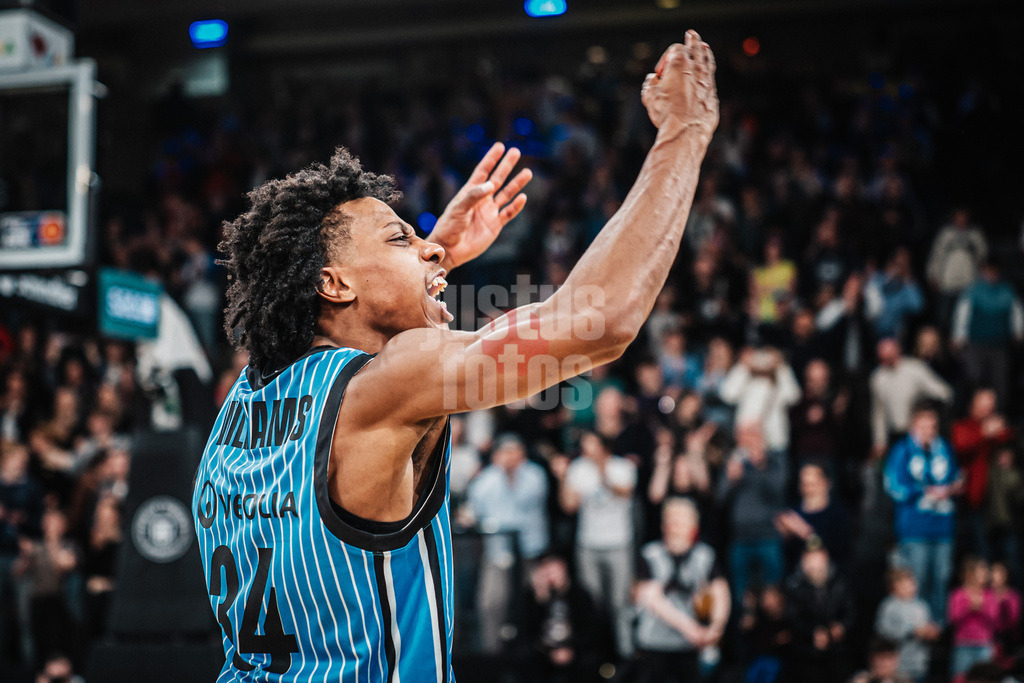 Basketball | Männer | Saison 2025/2026 | easyCredit Basketball Bundesliga | Veolia Towers Hamburg vs. Ratiopharm Ulm | 18.01.2026 | Ross Williams (#34, Hamburg Towers) jubelt nach dem Sieg