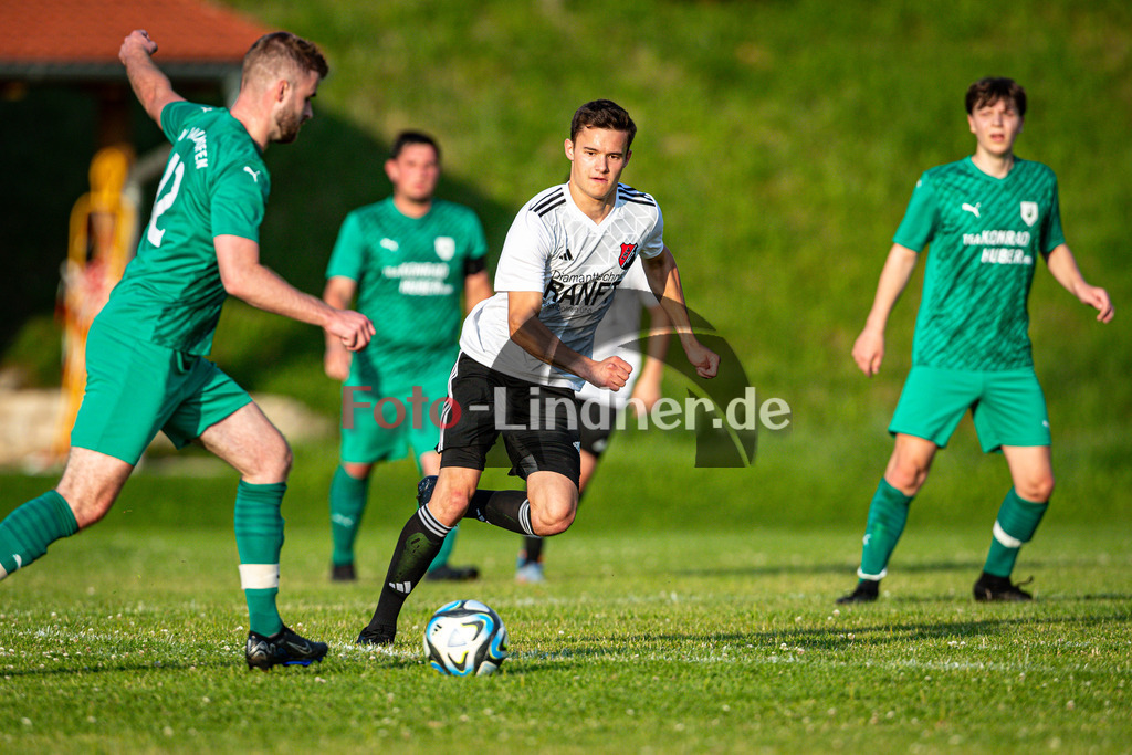 TSV Hohenpeißenberg vs. SV Haunshofen | Toto-Pokal Kr. Zugspitze West 2024 T16, TSV Hohenpeißenberg vs. SV Haunshofen, 20240724,Johannes SCHULDES (TSVHP 13) in Aktion,2024-07-24 in Hohenpeißenberg (Sportplatz Hohenpeißenberg)Johannes SCHULDES (TSVHP 13)Copyright: WolfgangxLindner www.foto-lindner.de