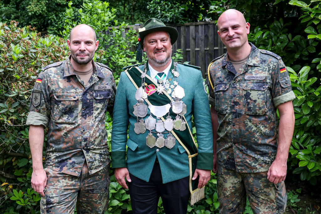 top-top.de 240527-027 | Foto, Video, Fotografie, Videografie, Fotobox, DJ, Discjockey, Musik, Musikbox, Veranstaltung, Photobooth, Amazon, Ebay, Buchtipp, Bestseller, Autor, Verlag, Buch, Wesel, Hamminkeln, NRW, Dinslaken, Rees, Drohne, Hochzeit, Party, Fotobox, Wesel, Fotograf