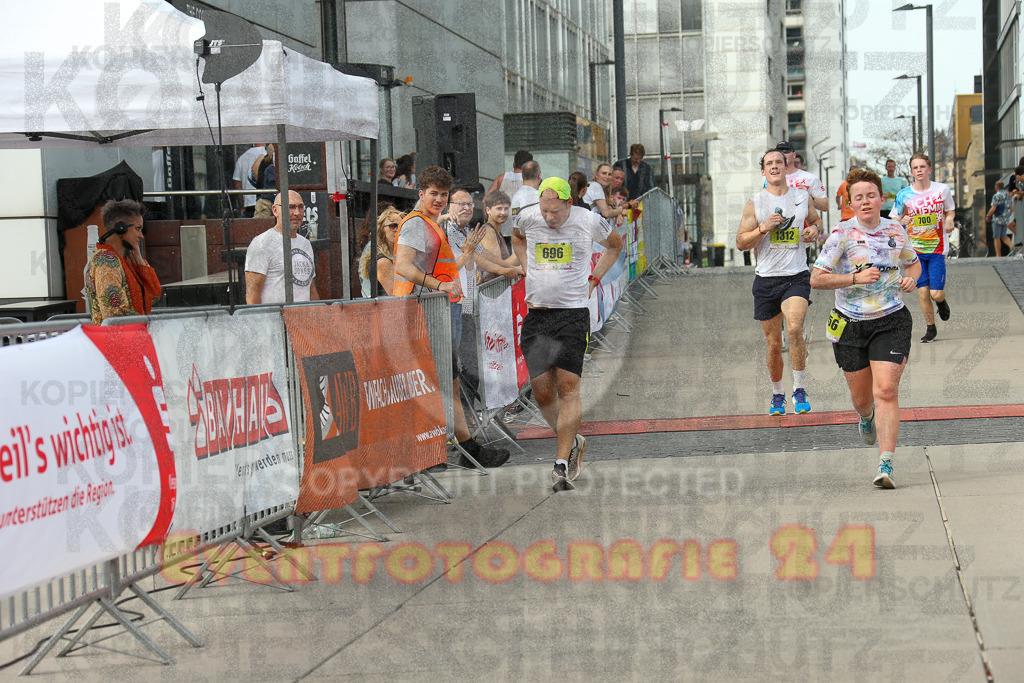 250920_1521_EX1_8988 | Sportfotografie im Rhein-Sieg Kreis, Köln, Bonn, NRW, Rheinland Pfalz, Hessen, etc. Unser Tätigkeitsfeld umfasst den Laufsport vom Volkslauf über den Marathon, Duathlon, Triathon bis zum Ultralauf wie Kölnpfad Ultra oder Schindertrail.