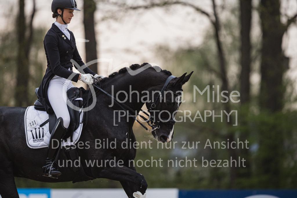 230429_Dressurfestival_S3St-267 | Deine schönsten Turniermomente als professionelle Fotos! Entdecke hochwertige Pferdesport-Fotografie im Online-Shop. Jetzt Fotos finden & bestellen!