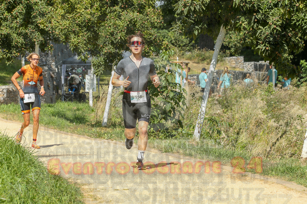 250824_1235_EX1_9834 | Sportfotografie im Rhein-Sieg Kreis, Köln, Bonn, NRW, Rheinland Pfalz, Hessen, etc. Unser Tätigkeitsfeld umfasst den Laufsport vom Volkslauf über den Marathon, Duathlon, Triathon bis zum Ultralauf wie Kölnpfad Ultra oder Schindertrail.
