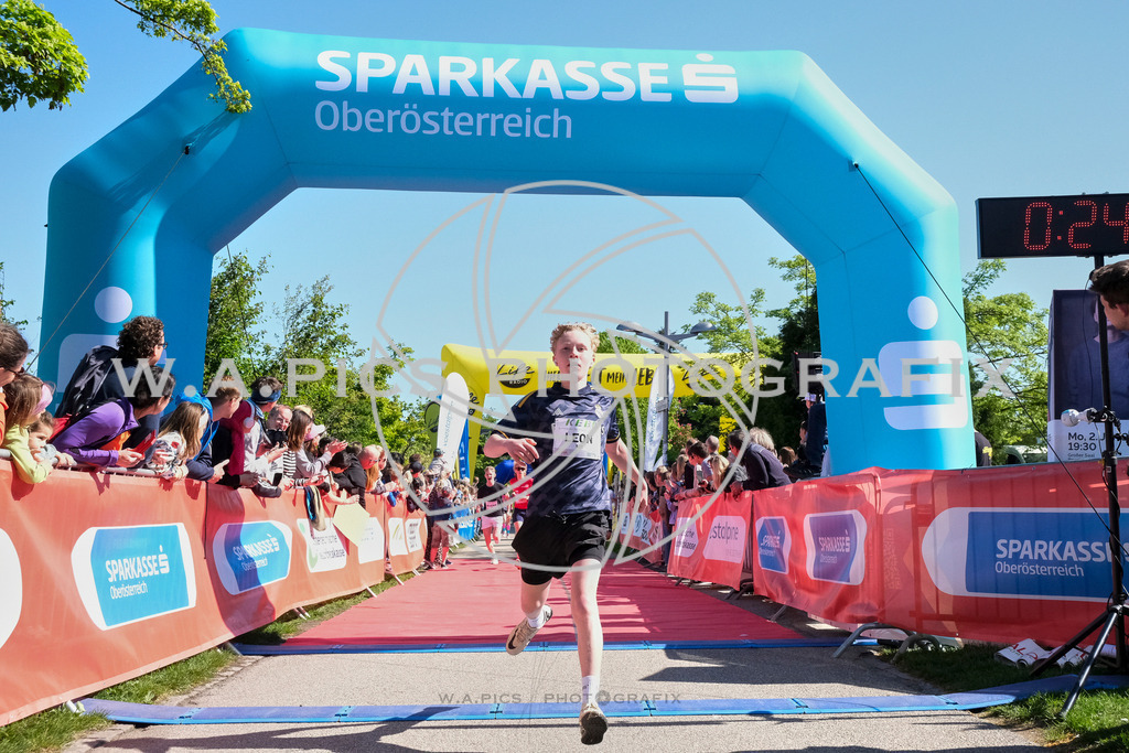 ..... | LINZ,AUSTRIA,27.April 24, Int. 3 Brückenlauf Linz  , Image shows: Photo: WAPICS / Michael ring