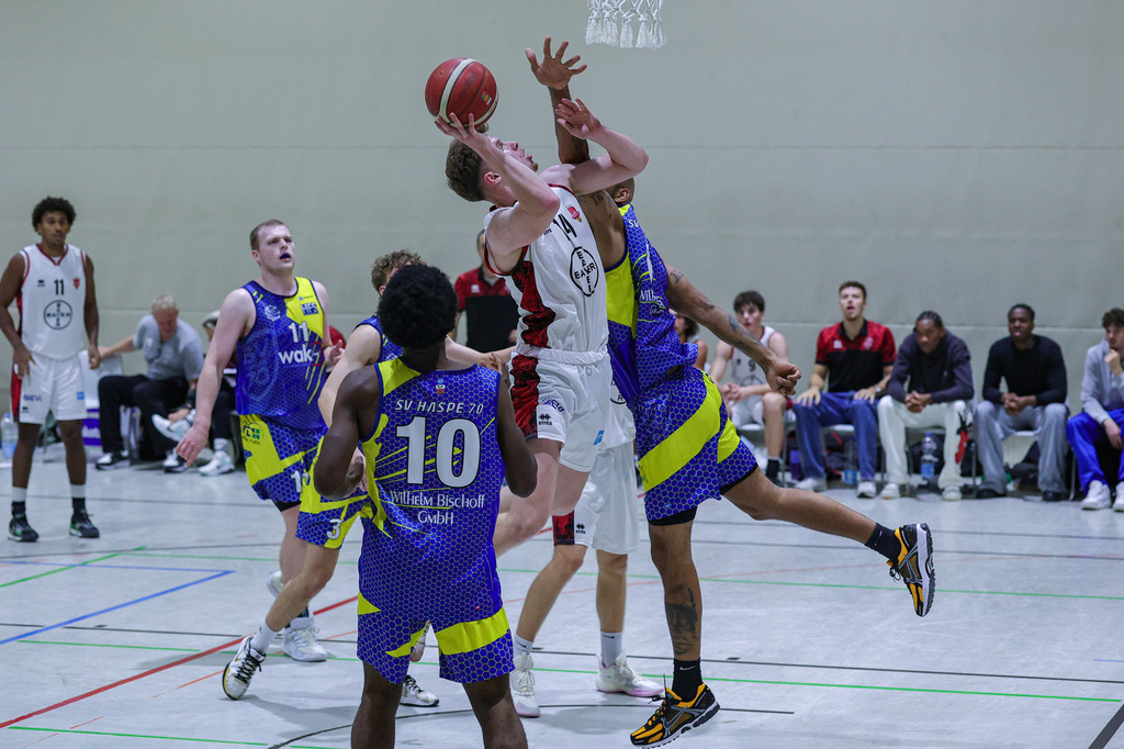 Regio BAYER GIANTS vs SV Haspe 70-39 | Fotos von Basketballspielen aus dem Raum NRW fotografiert von Gero Mueller-Laschet und Daniel Schaefer - Realisiert mit Pictrs.com