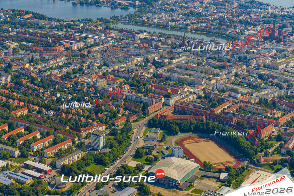 Weststadt Wittenburger Straße Schwerin Bild- Das Luftbild wurde 2025 vom UL-Flugzeug heraus erstellt ( keine Drohne bzw. Drohnenaufnahme ) - Hochauflösende Luftaufnahme -Nicht vergleichbar mit Google Maps oder Satelittenbilder- Die Geschenkidee !Mit Lizenz und Bildrechte bestellbar - CC
