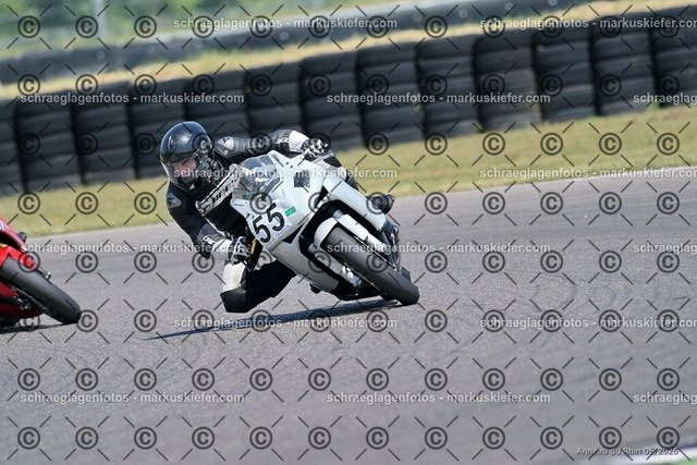 26BT02-2151 | markuskiefer.com - Realisiert mit Pictrs.com