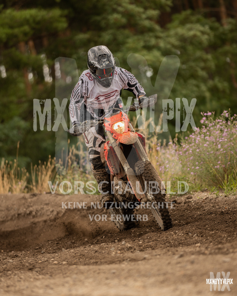 866A1573 | mxndyyvipix