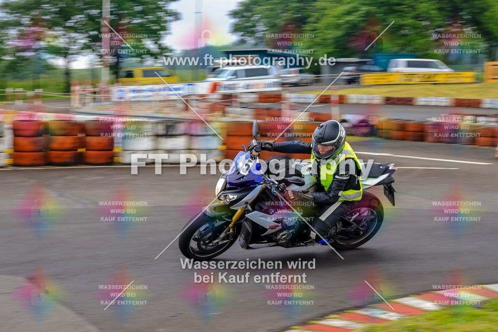 OBK-5447 | Hier findet Ihr Bilder von Touristenfahrten auf der Nürburgring Nordschleife oder von anderen Veranstaltungen die ich besucht habe. Viel Spass beim Durch Schauen 