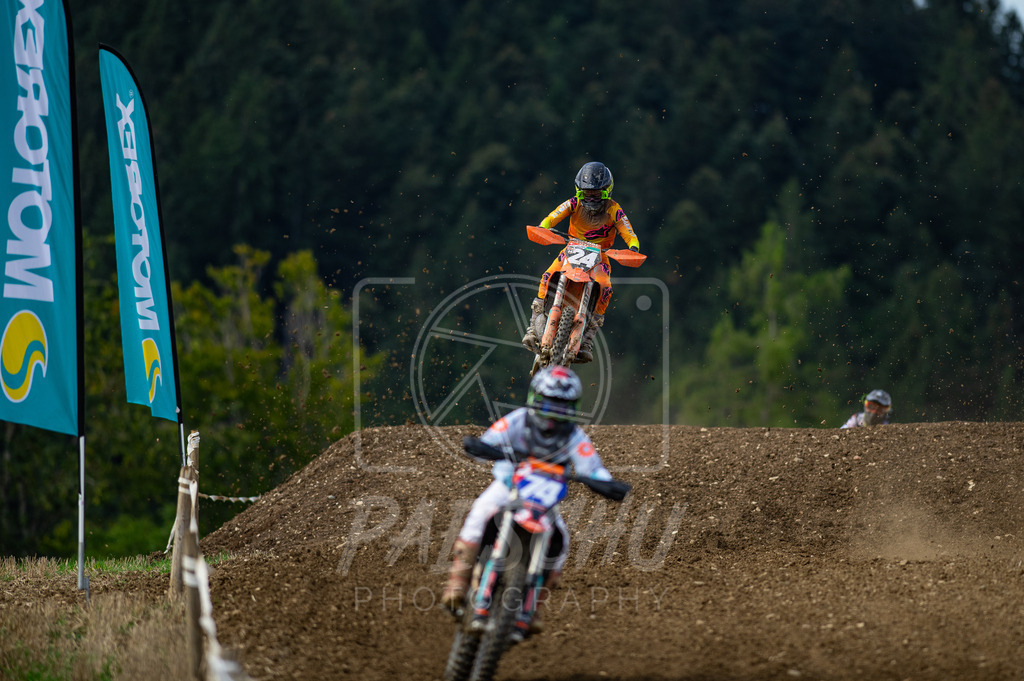 Lady (254) | Paeschuphoto Shop - Wer nicht sucht der auch nicht findet.Ob Motocrossbilder oder von einem besuchtem Spiel, Hauptsache Action. - Realisiert mit Pictrs.com