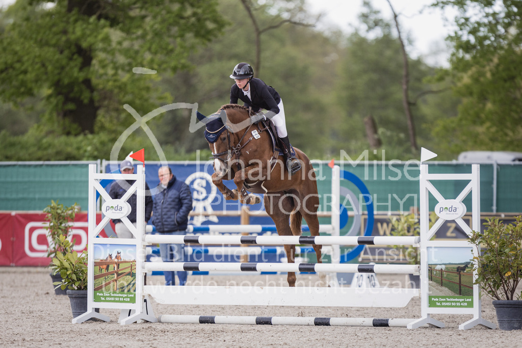 230516_Mühlen_03SprPf-A-406 | Deine schönsten Turniermomente als professionelle Fotos! Entdecke hochwertige Pferdesport-Fotografie im Online-Shop. Jetzt Fotos finden & bestellen!