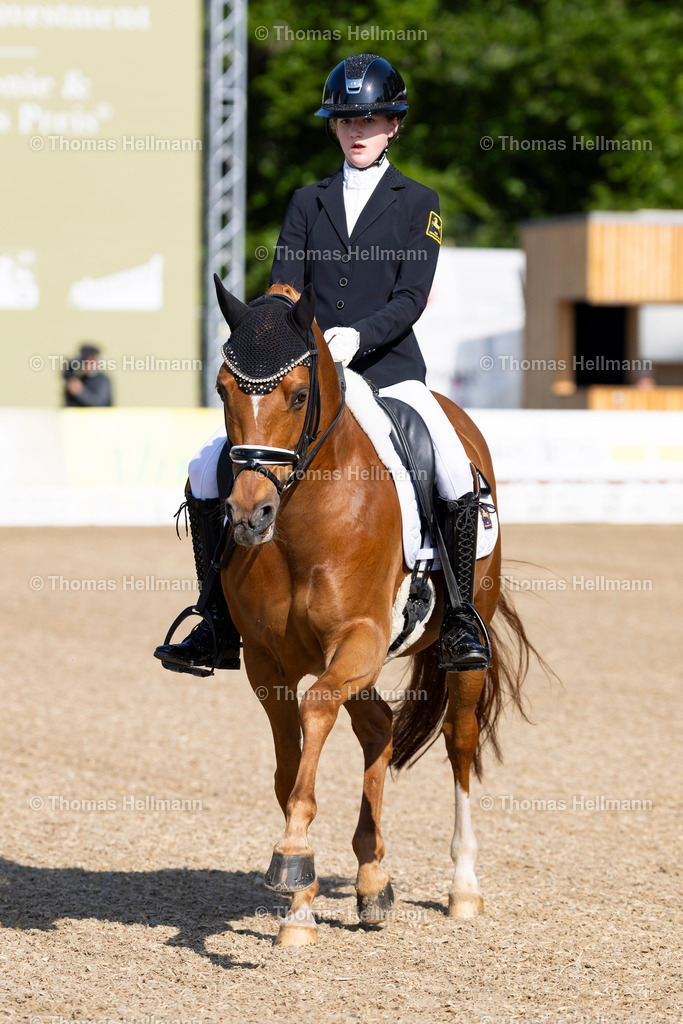 TH_610-SCHIRRMACHER Emily (GER)_ Carlo_18011 | Deutsches Spring- und Dressur-Derby 2024 am 12.05.24 in Hamburg, 610SCHIRRMACHER Emily (GER), Carlo