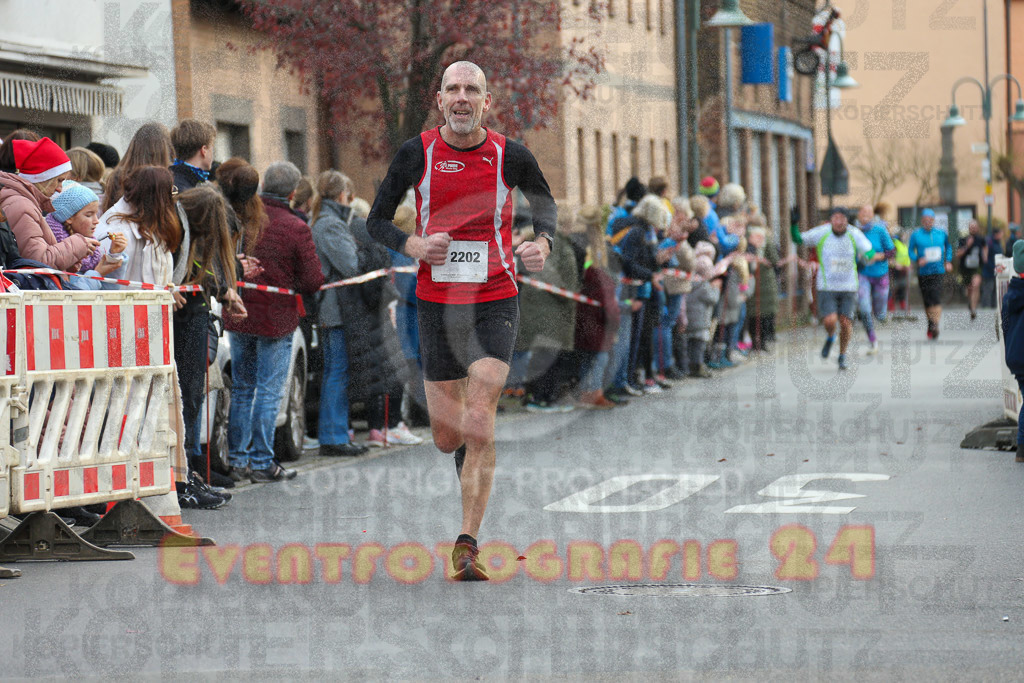 221127_1215_EX1_2208 | Sportfotografie im Rhein-Sieg Kreis, Köln, Bonn, NRW, Rheinland Pfalz, Hessen, etc. Unser Tätigkeitsfeld umfasst den Laufsport vom Volkslauf über den Marathon, Duathlon, Triathon bis zum Ultralauf wie Kölnpfad Ultra oder Schindertrail.