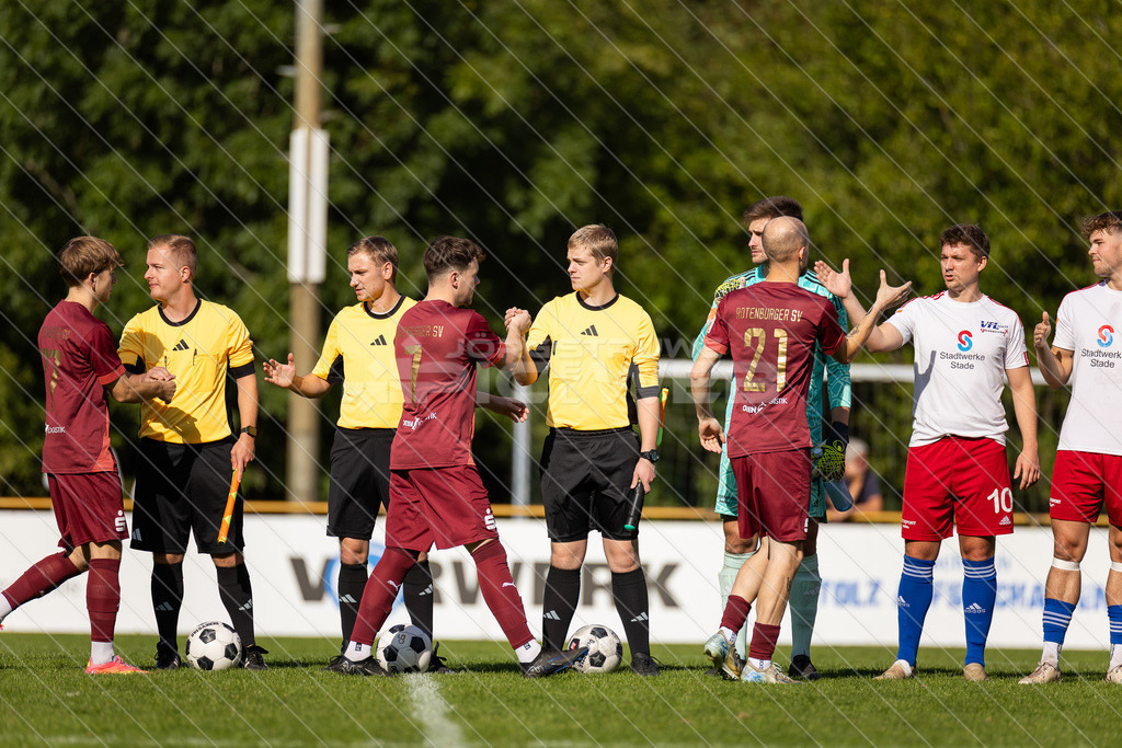 20250928_Picselweb-Fotografie_1R3_1216 | Spielszenen aus dem Spiel VfL Güldenstern Stade - Rotenburger SV. Ergebnis 0:3 - Realisiert mit Pictrs.com