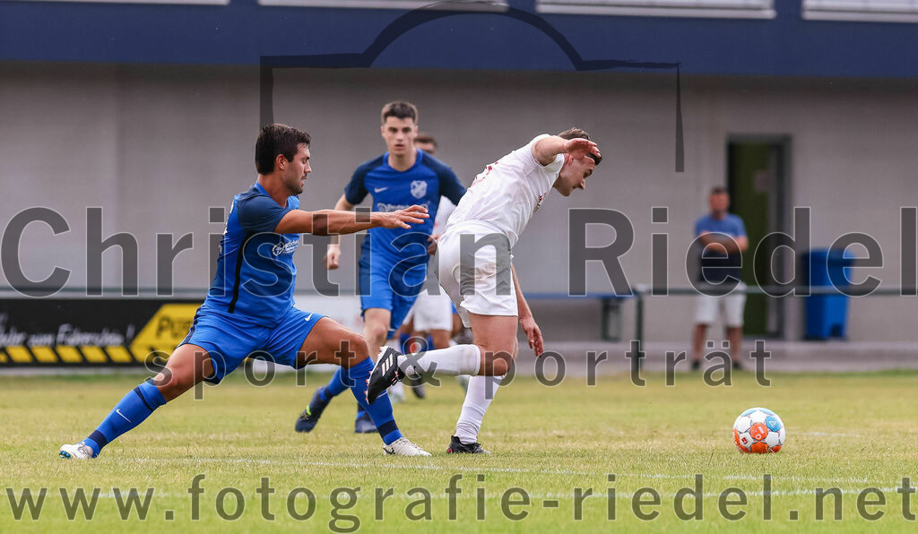 2023-06-30_076_FC_Langengeisling_gegen_VfB_Forstinning | Erding, Deutschland, 30.06.2023:
Fußball, Bezirksliga Oberbayern Ost 2023 / 2024, Testspiel, FC Langengeisling gegen VfB Forstinning, Endergebnis: 3:0

Kilian Stenzel (FC Langengeisling, #32), Niko Papatzimos (VfB Forstinning, #11)

Foto: Christian Riedel / fotografie-riedel.net